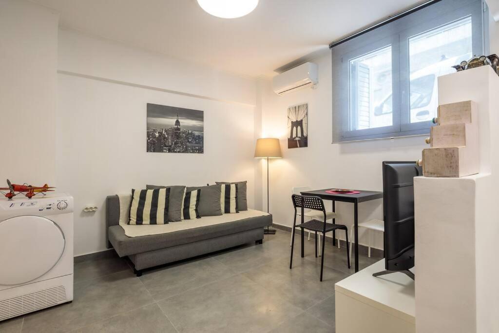 Hilton Area Brand New Comfortable Apartment Athens Luaran gambar