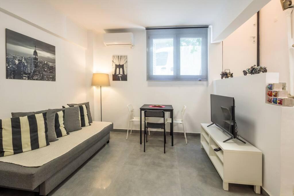 Hilton Area Brand New Comfortable Apartment Athens Luaran gambar