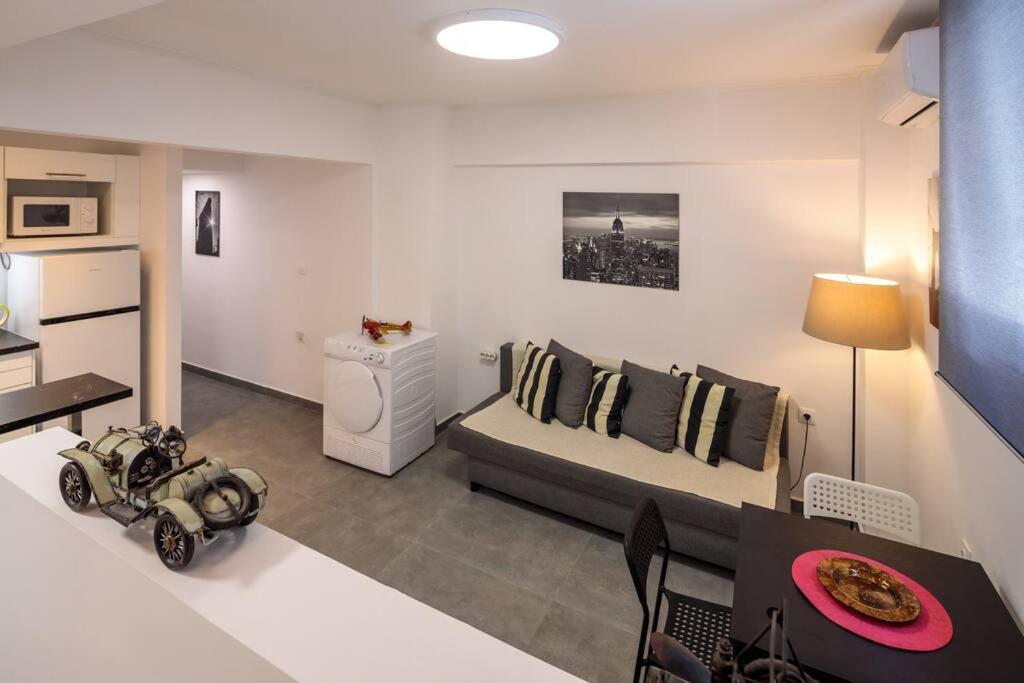 Hilton Area Brand New Comfortable Apartment Athens Luaran gambar